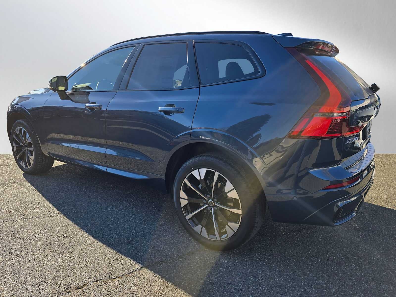 2026 Volvo XC60 Plus