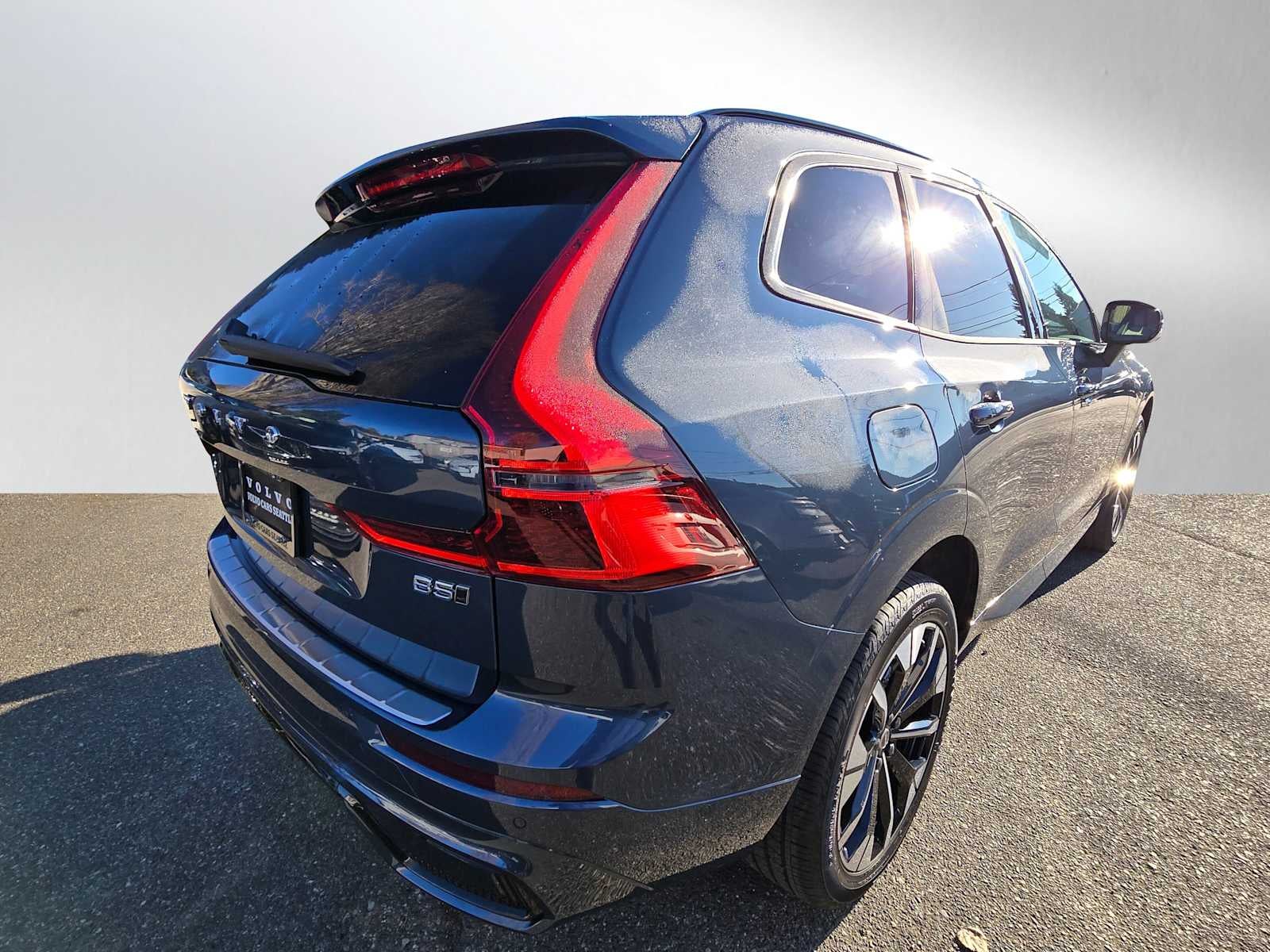 2026 Volvo XC60 Plus