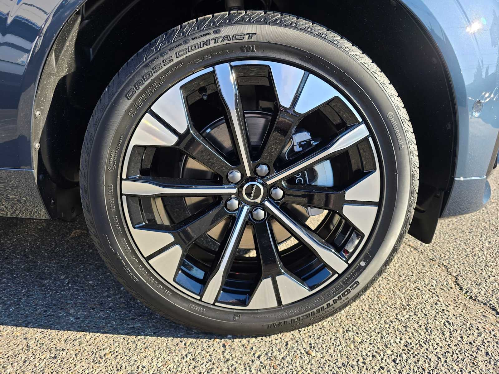 2026 Volvo XC60 Plus