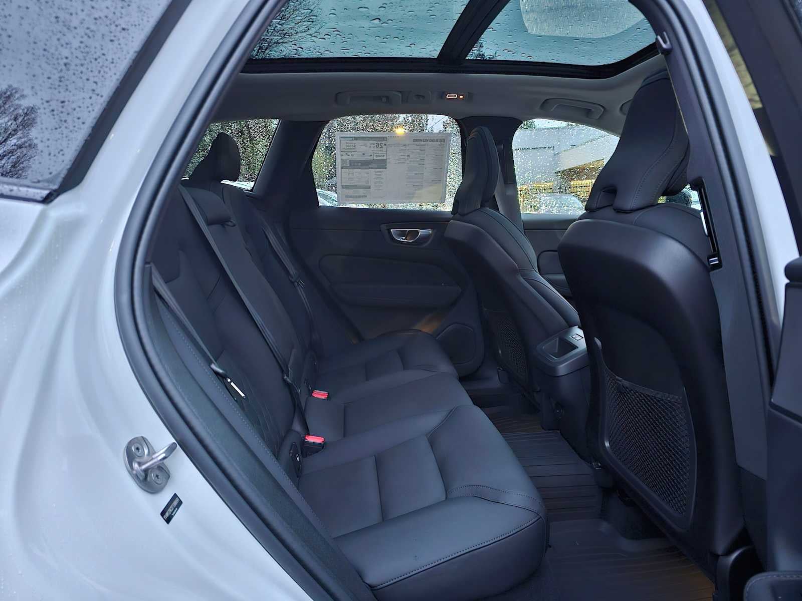 2026 Volvo XC60 Plus