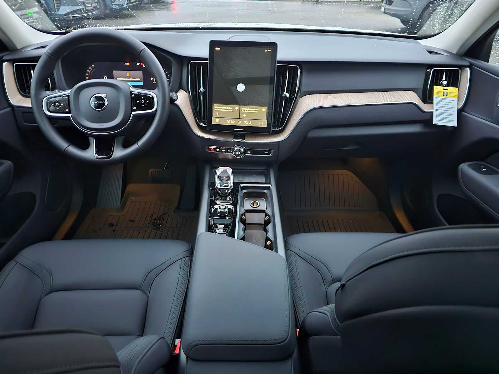 2026 Volvo XC60 Plus