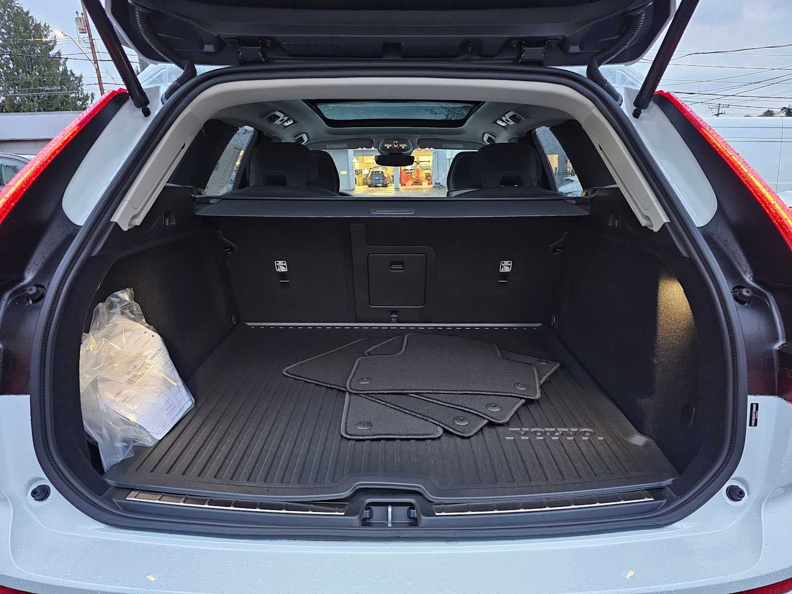 2026 Volvo XC60 Plus