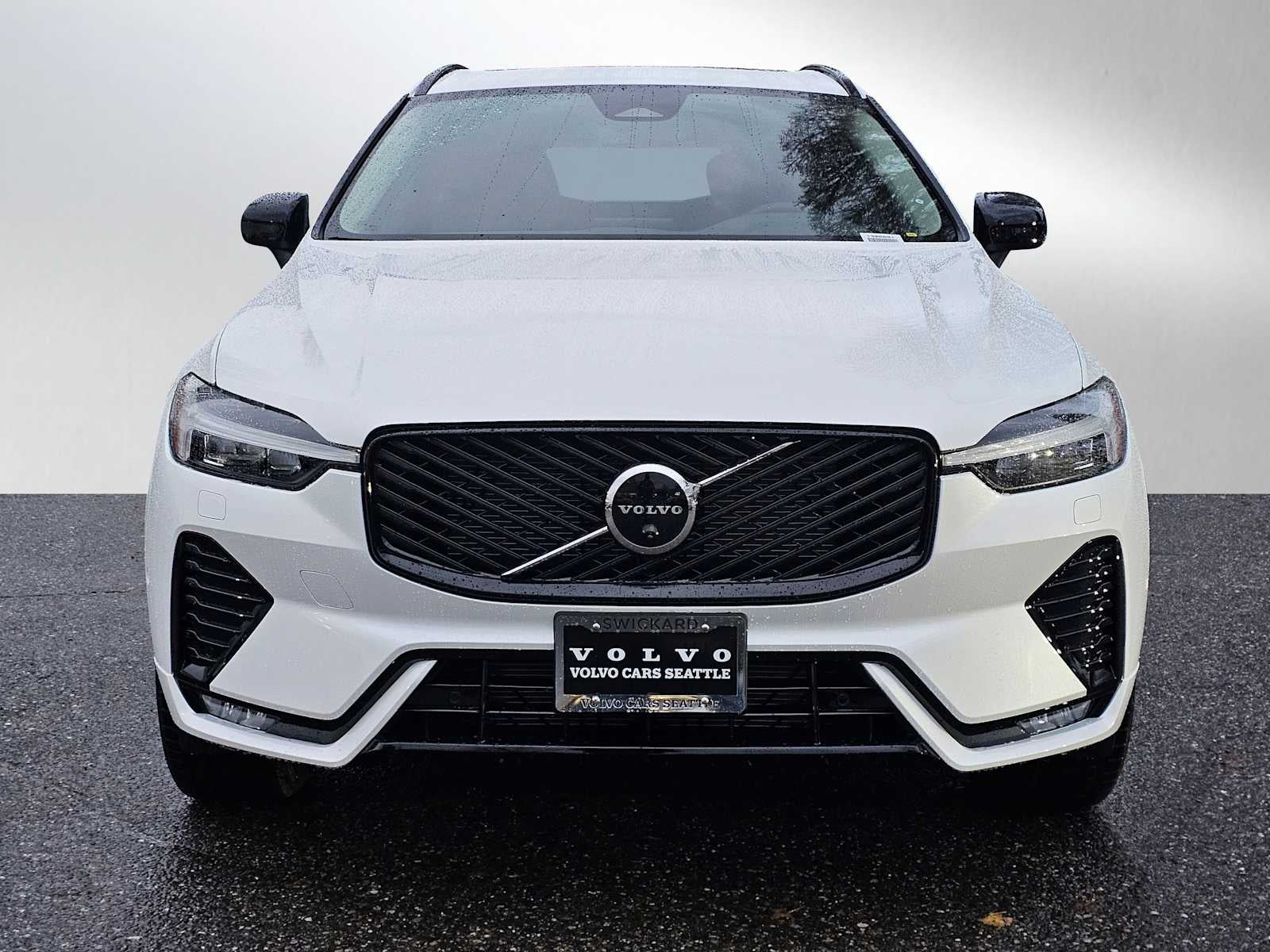 2026 Volvo XC60 Plus