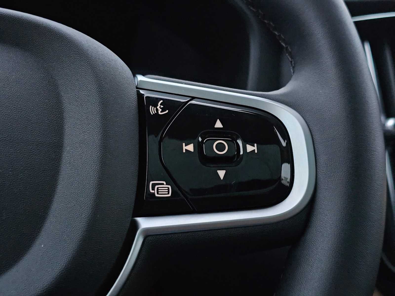 2026 Volvo XC60 Plus