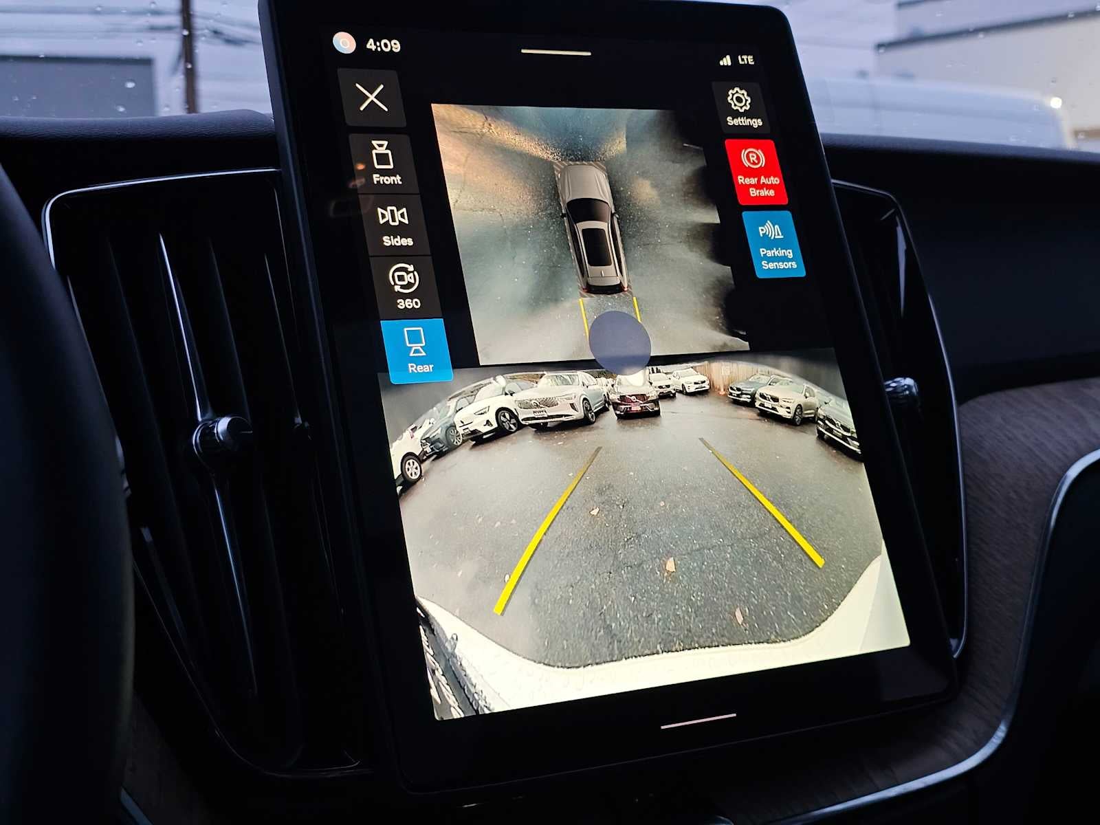 2026 Volvo XC60 Plus