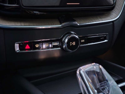 2026 Volvo XC60 Plus