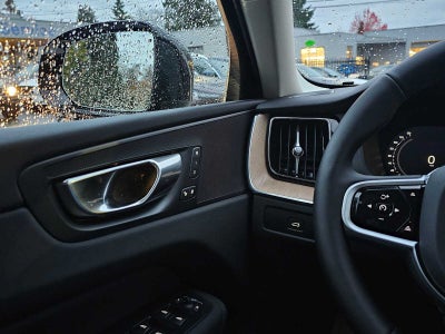 2026 Volvo XC60 Plus