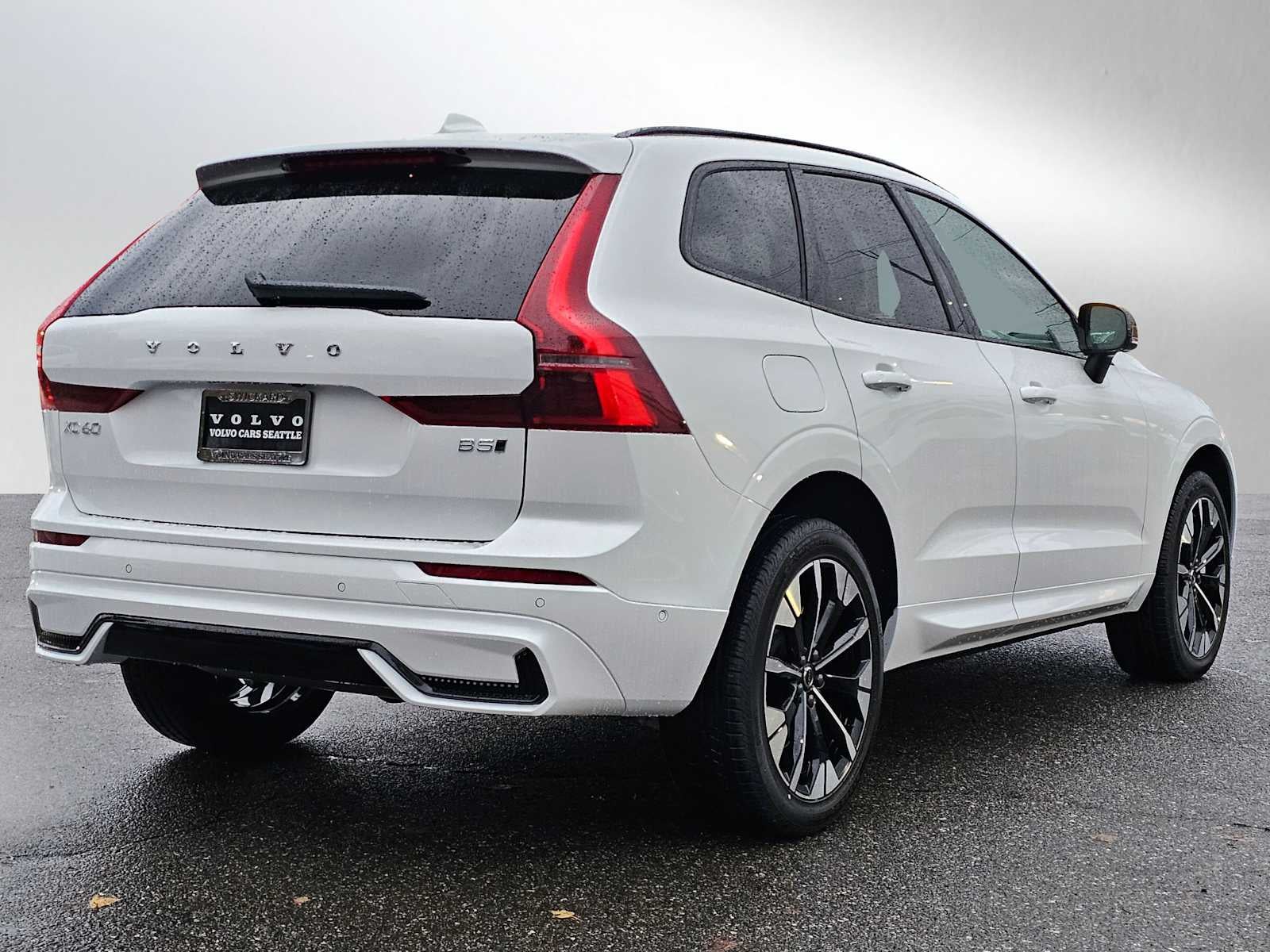 2026 Volvo XC60 Plus