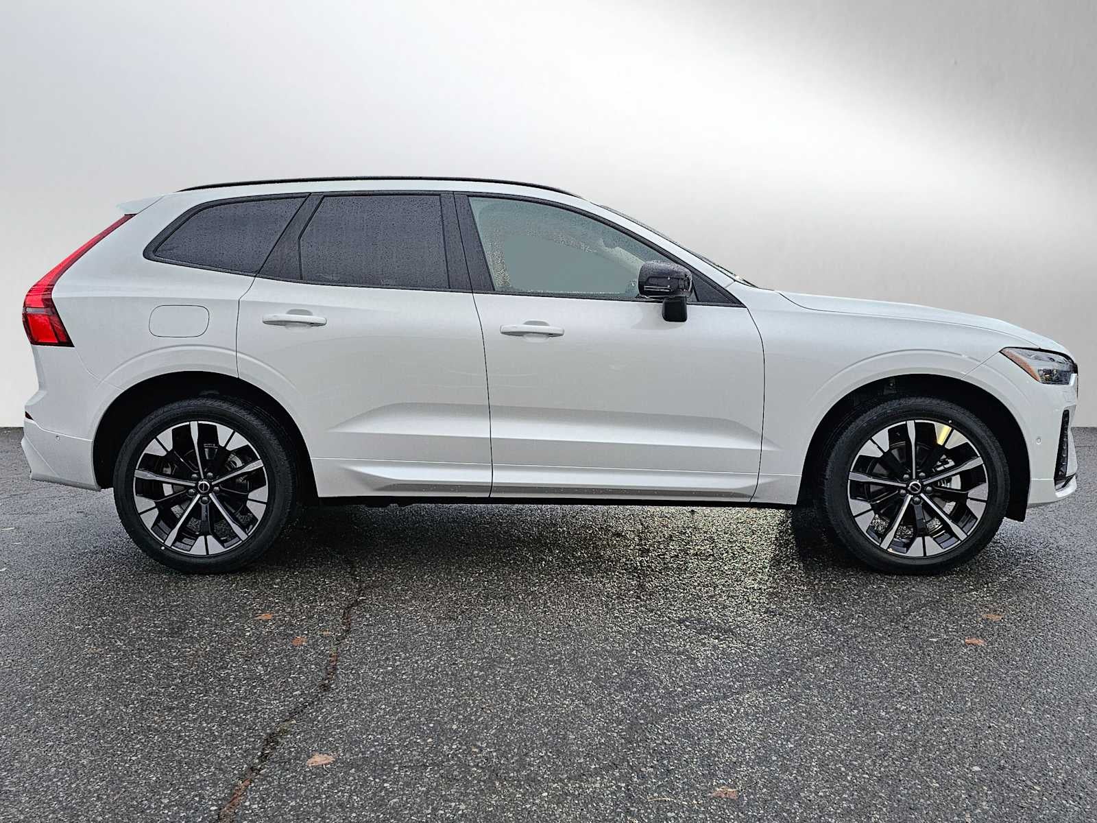 2026 Volvo XC60 Plus