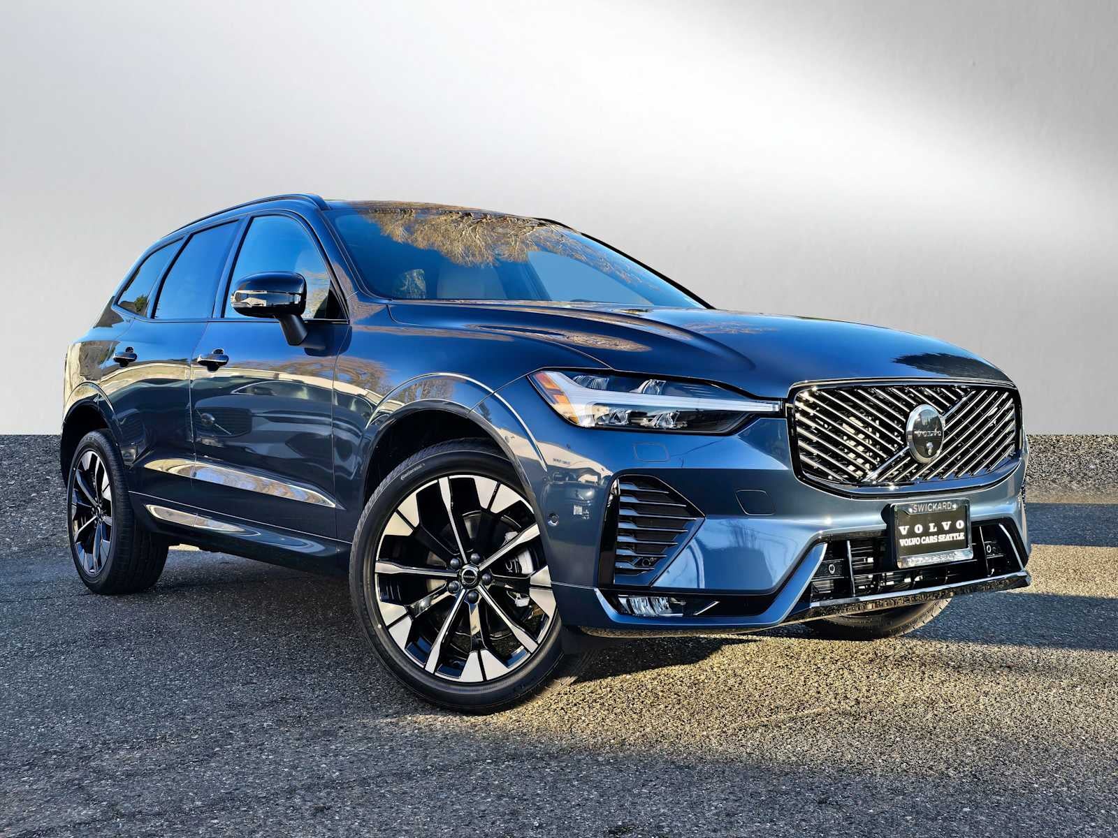 2026 Volvo XC60 Plus