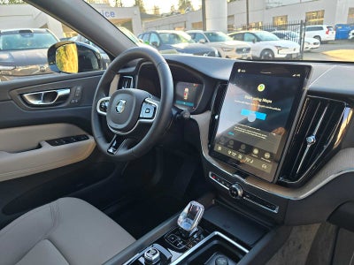 2026 Volvo XC60 Plus