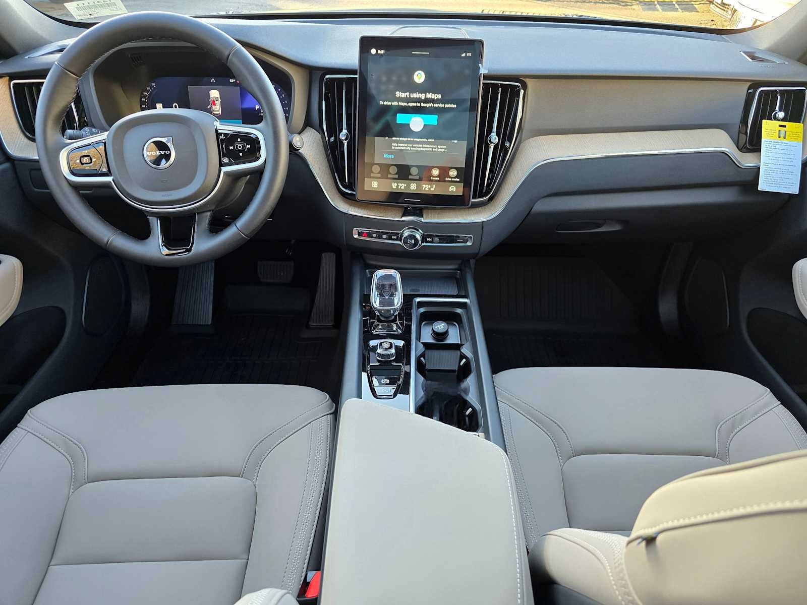 2026 Volvo XC60 Plus