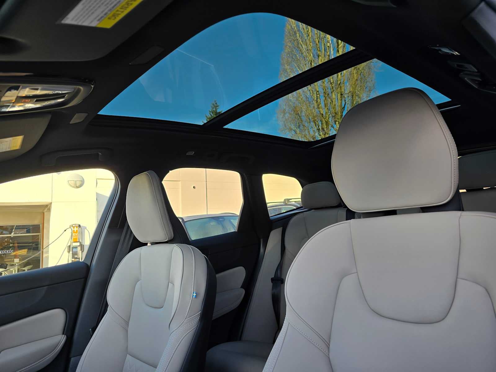 2026 Volvo XC60 Plus