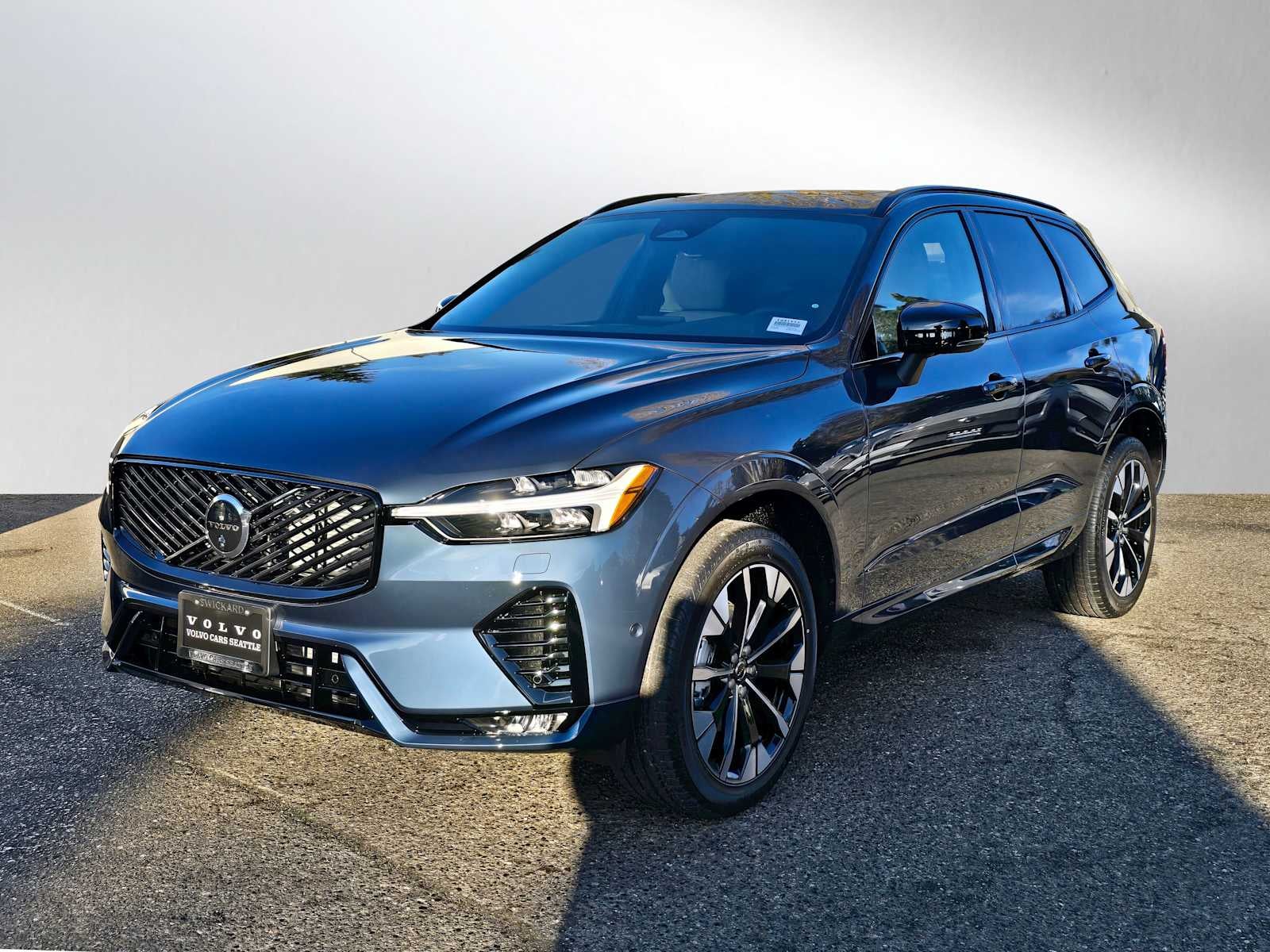 2026 Volvo XC60 Plus