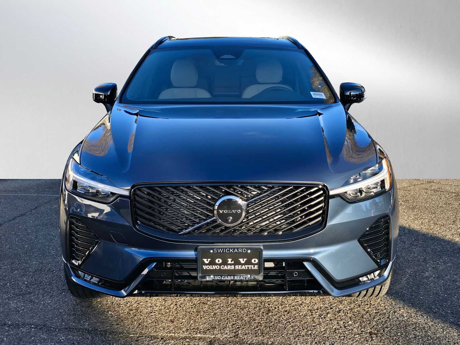 2026 Volvo XC60 Plus