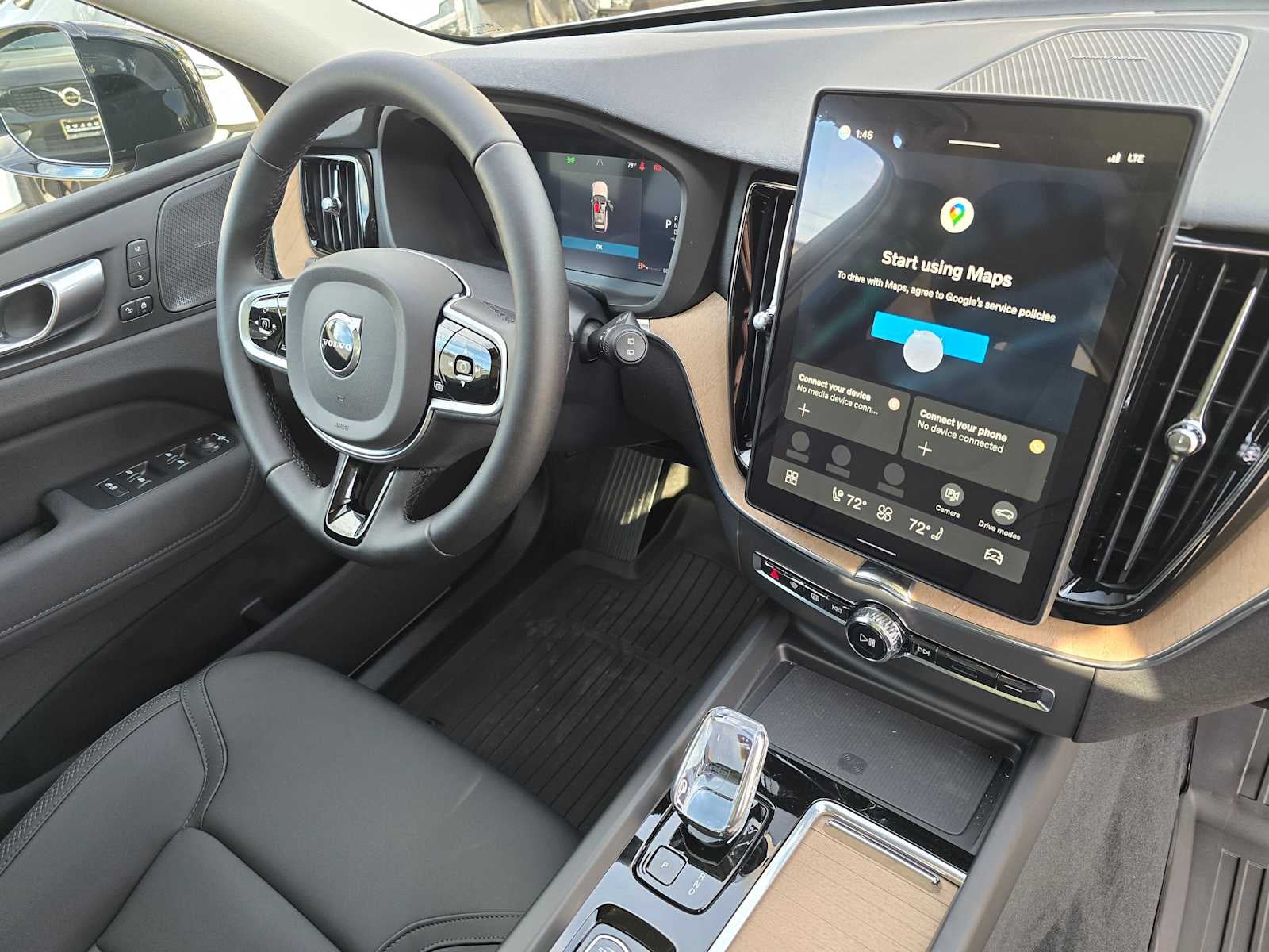 2026 Volvo XC60 Plus