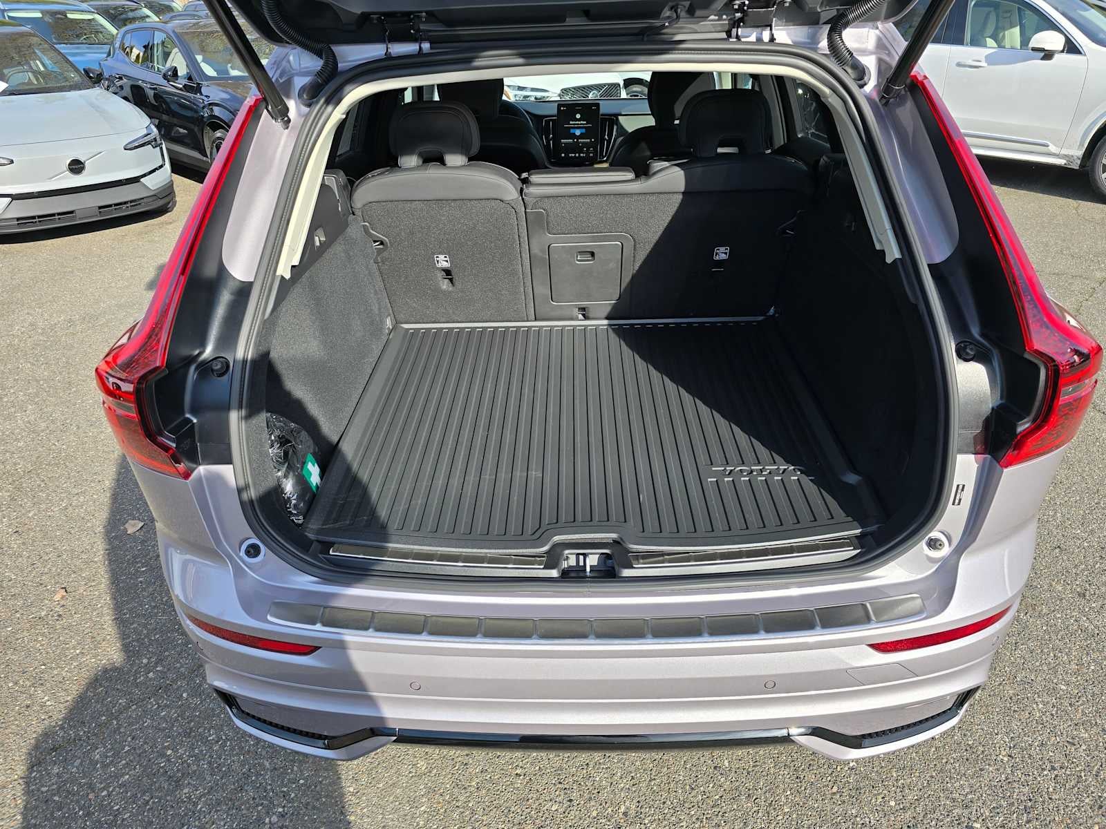 2026 Volvo XC60 Plus