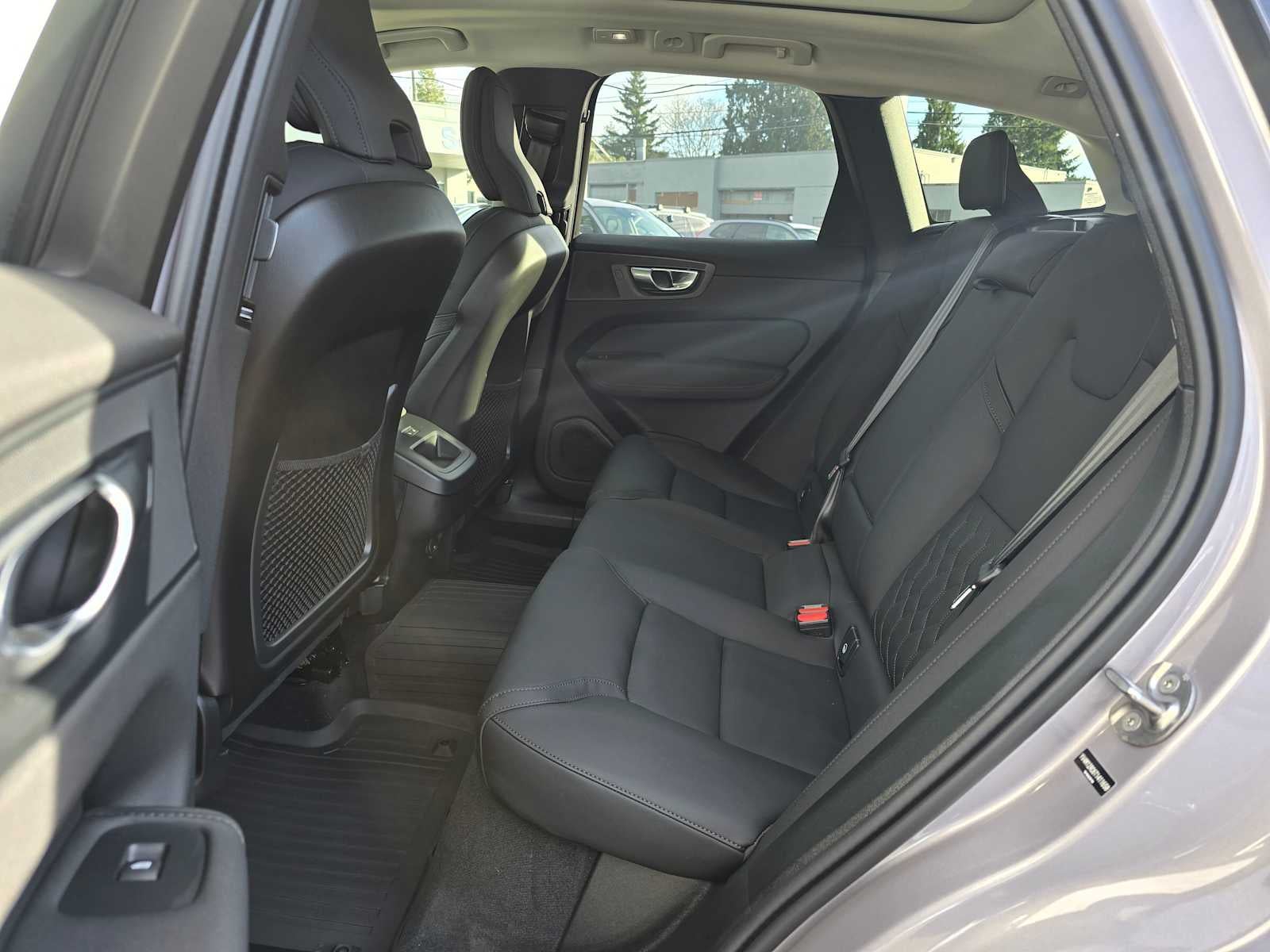 2026 Volvo XC60 Plus