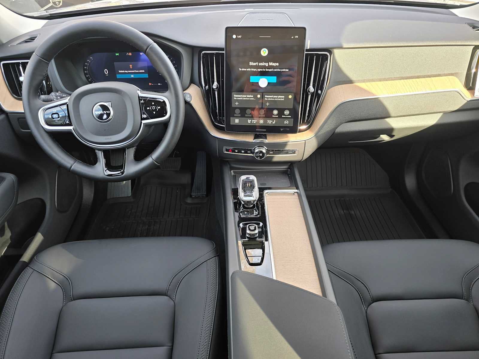 2026 Volvo XC60 Plus