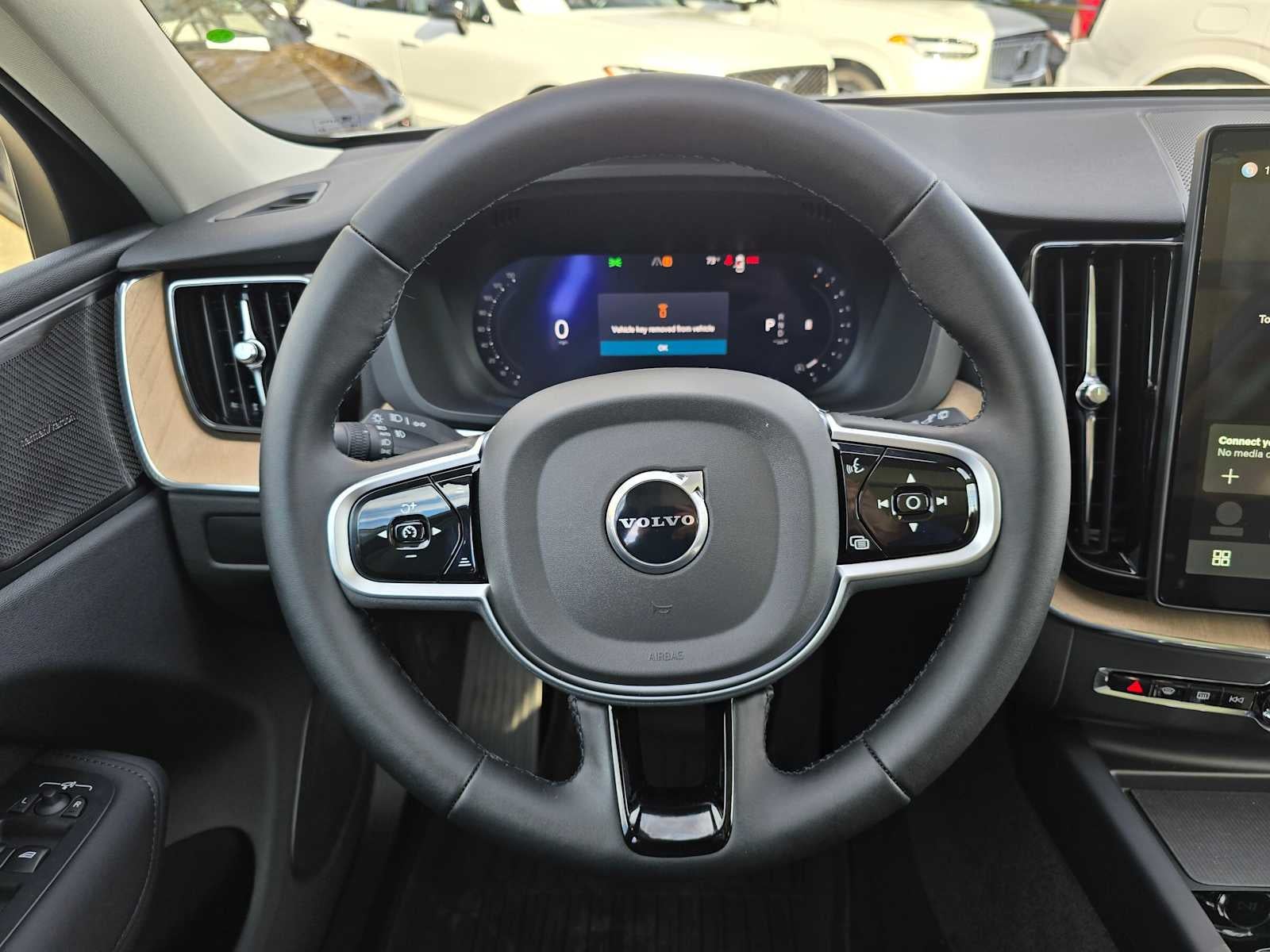 2026 Volvo XC60 Plus