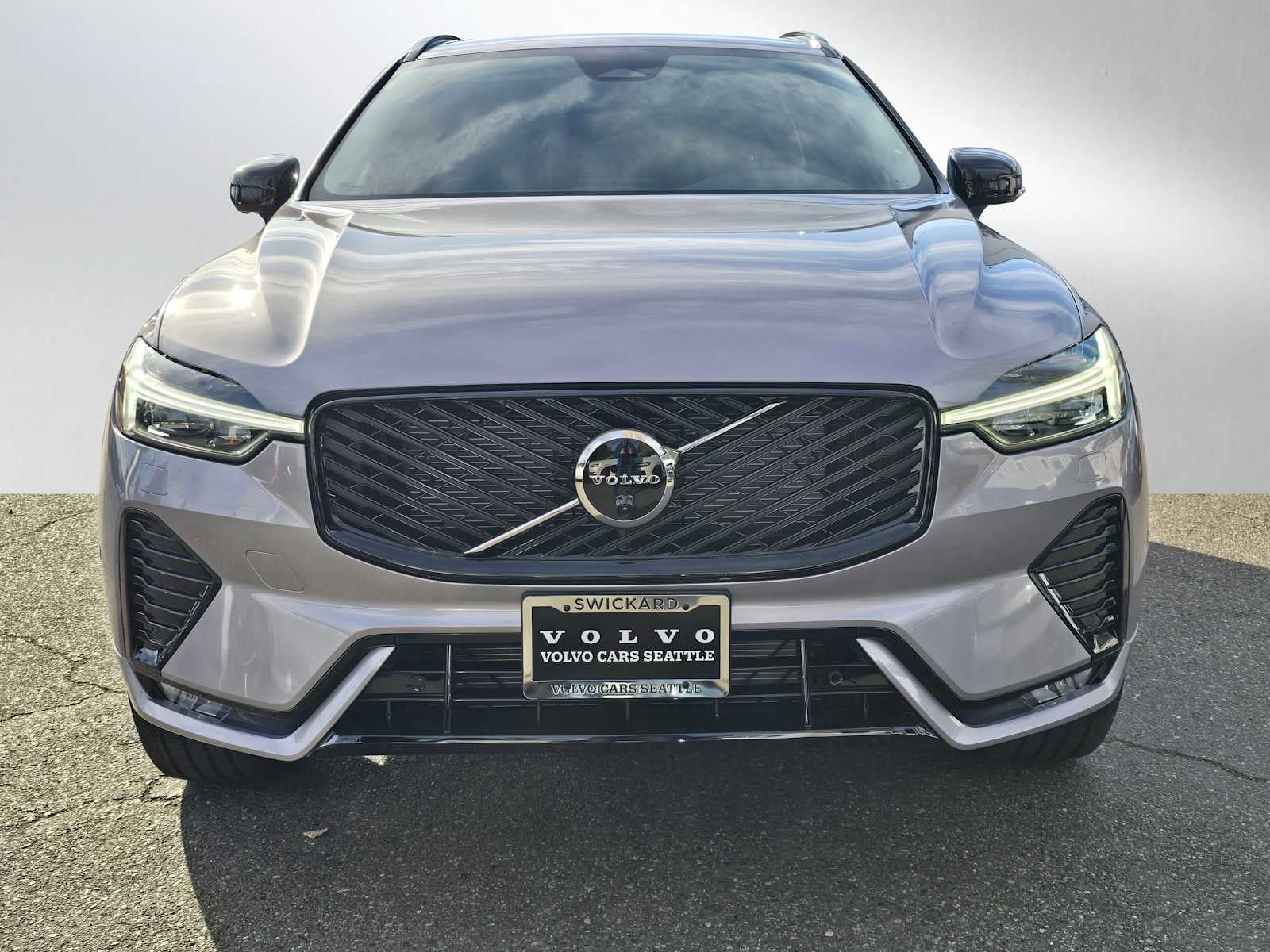 2026 Volvo XC60 Plus