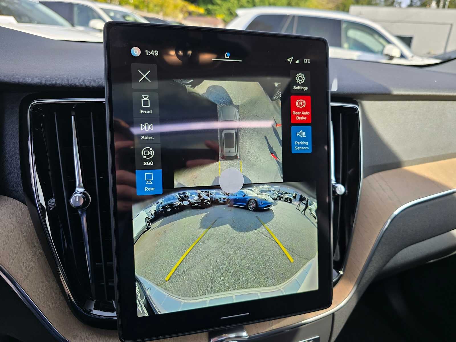 2026 Volvo XC60 Plus