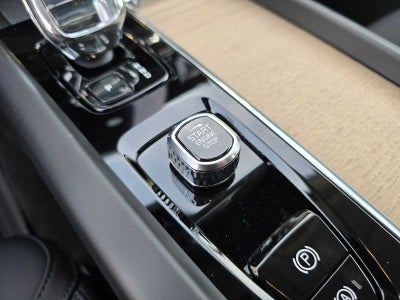 2026 Volvo XC60 Plus