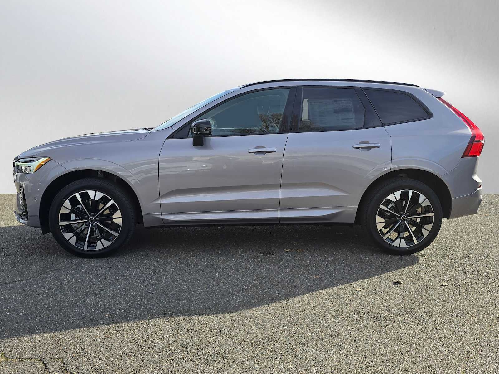2026 Volvo XC60 Plus