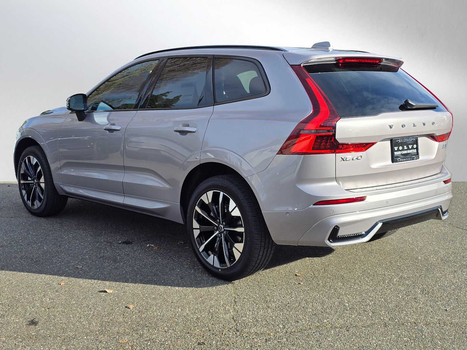 2026 Volvo XC60 Plus