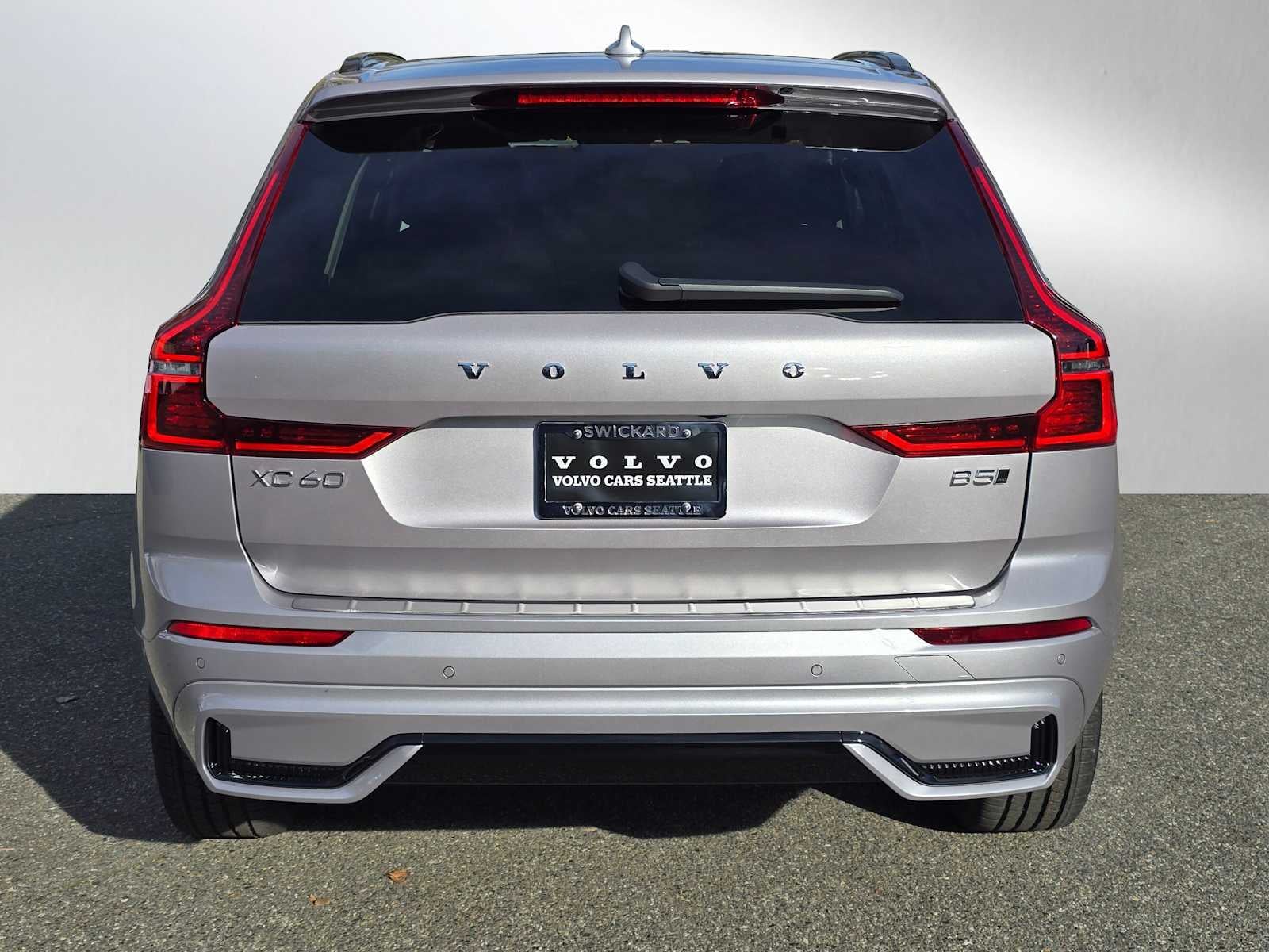 2026 Volvo XC60 Plus