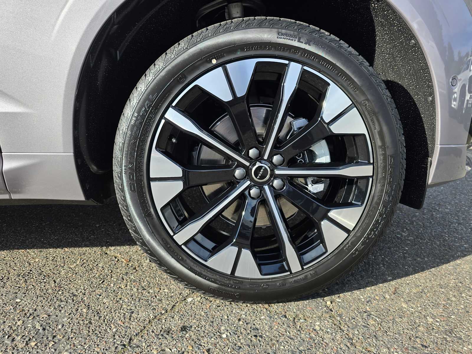 2026 Volvo XC60 Plus