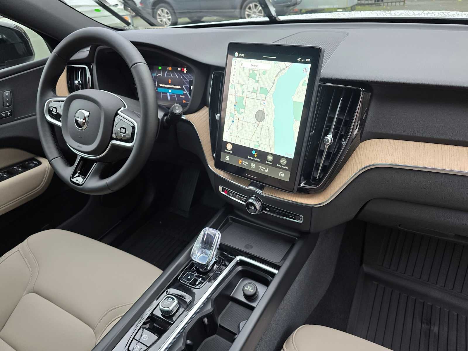 2026 Volvo XC60 Plus