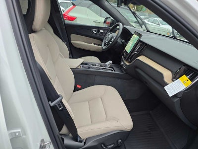 2026 Volvo XC60 Plus