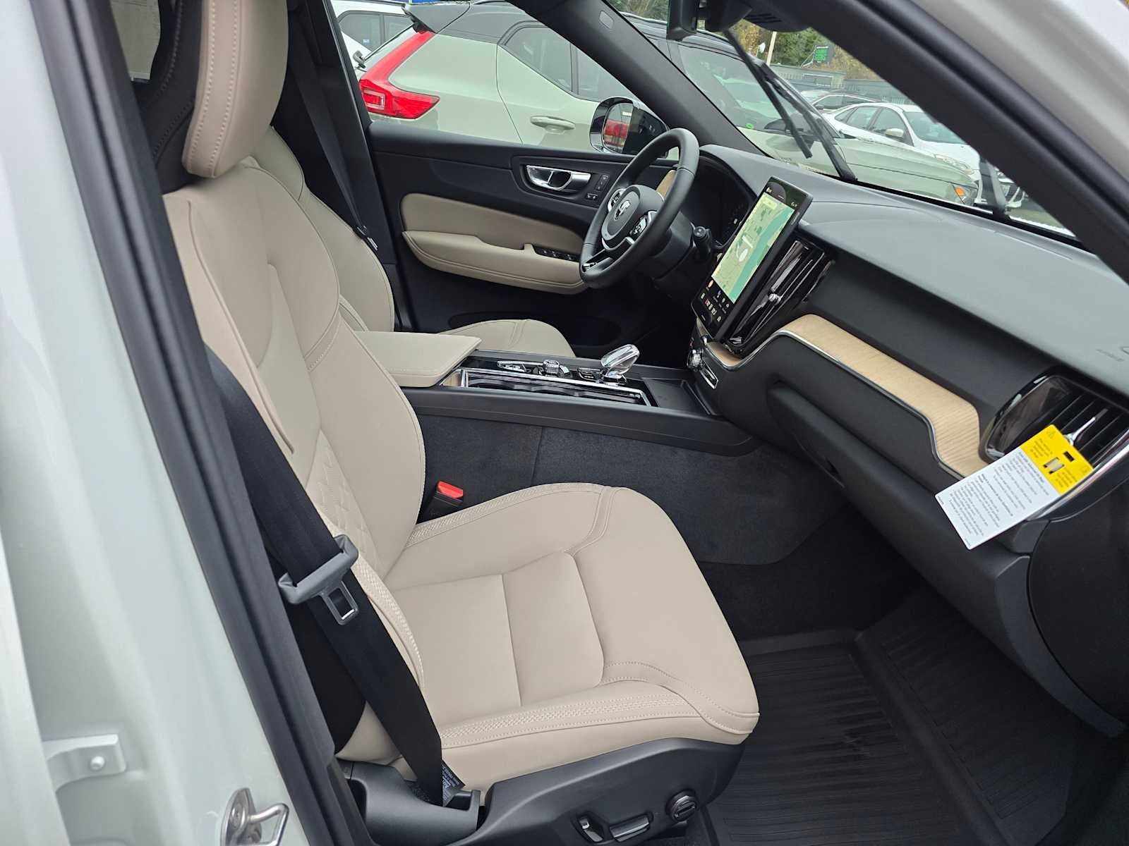 2026 Volvo XC60 Plus