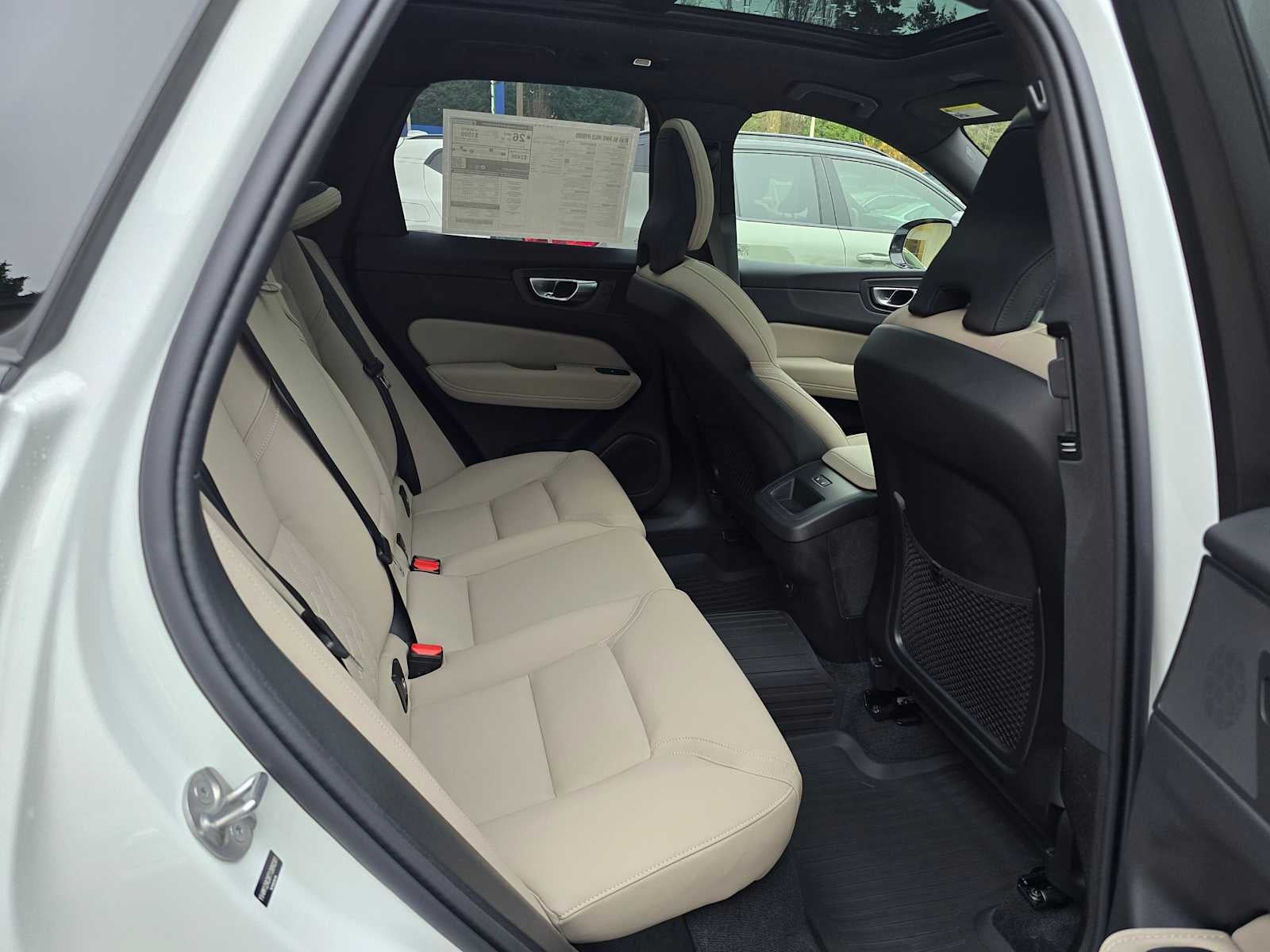 2026 Volvo XC60 Plus