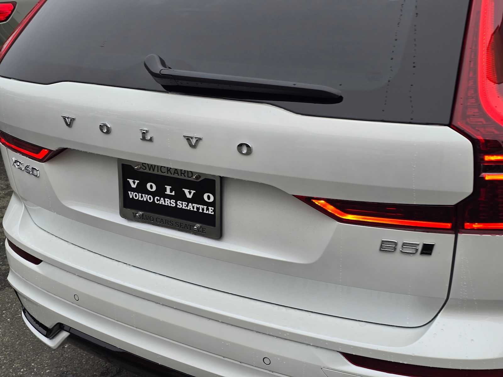 2026 Volvo XC60 Plus