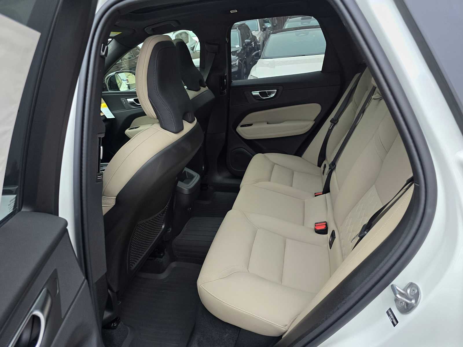 2026 Volvo XC60 Plus