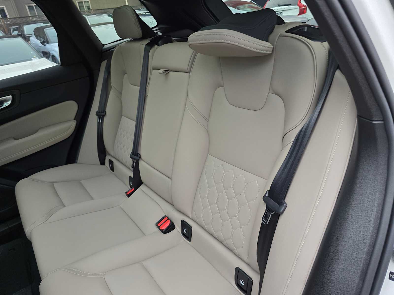 2026 Volvo XC60 Plus