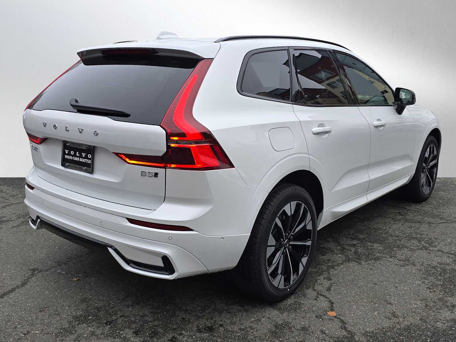 2026 Volvo XC60 Plus