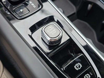 2026 Volvo XC60 Plus