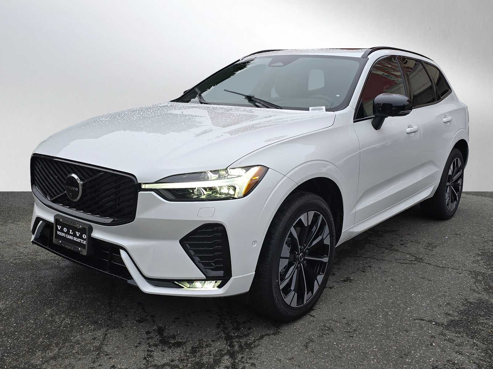 2026 Volvo XC60 Plus