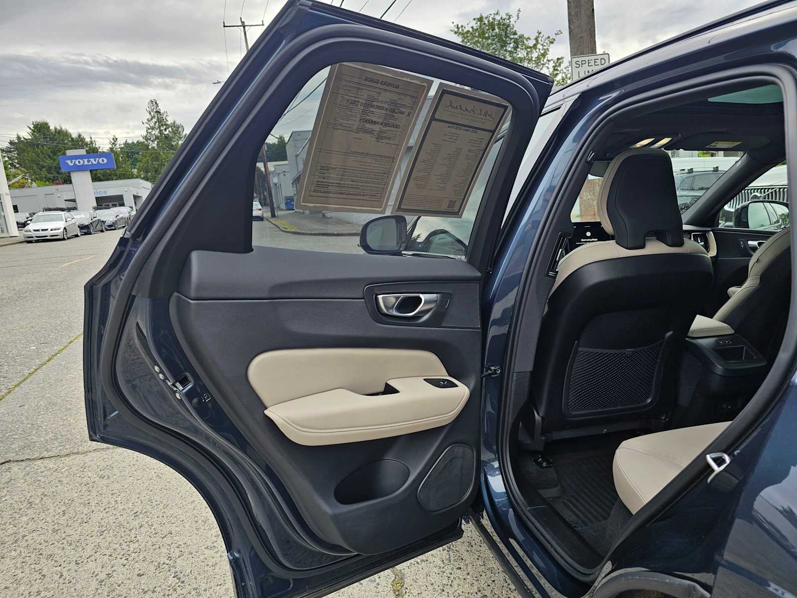 2026 Volvo XC60 Plus