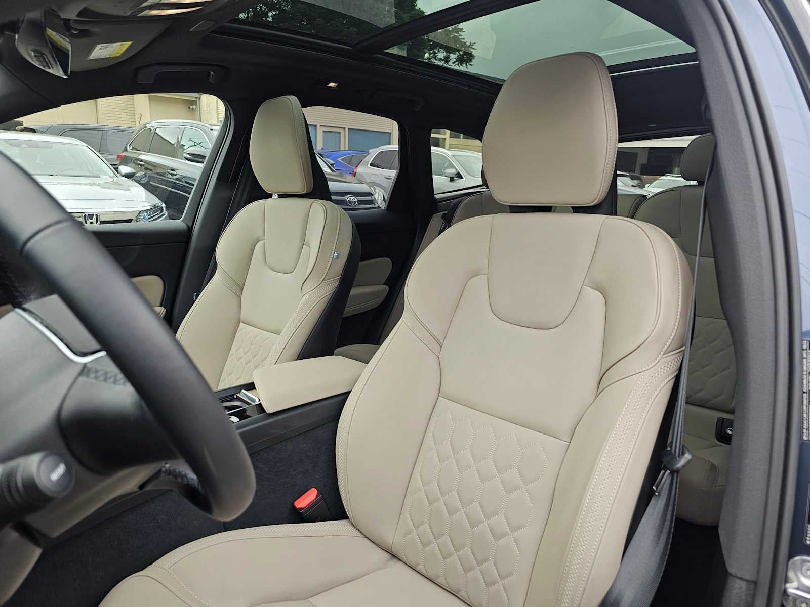 2026 Volvo XC60 Plus