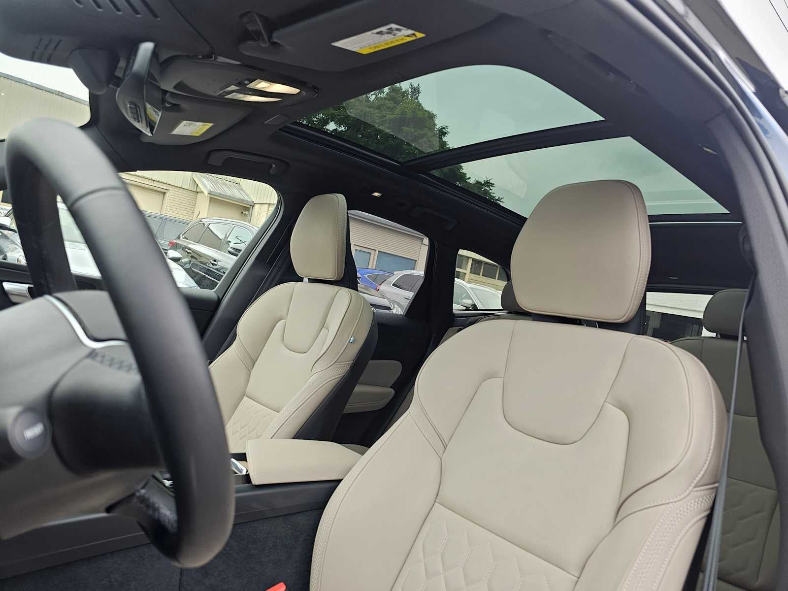 2026 Volvo XC60 Plus