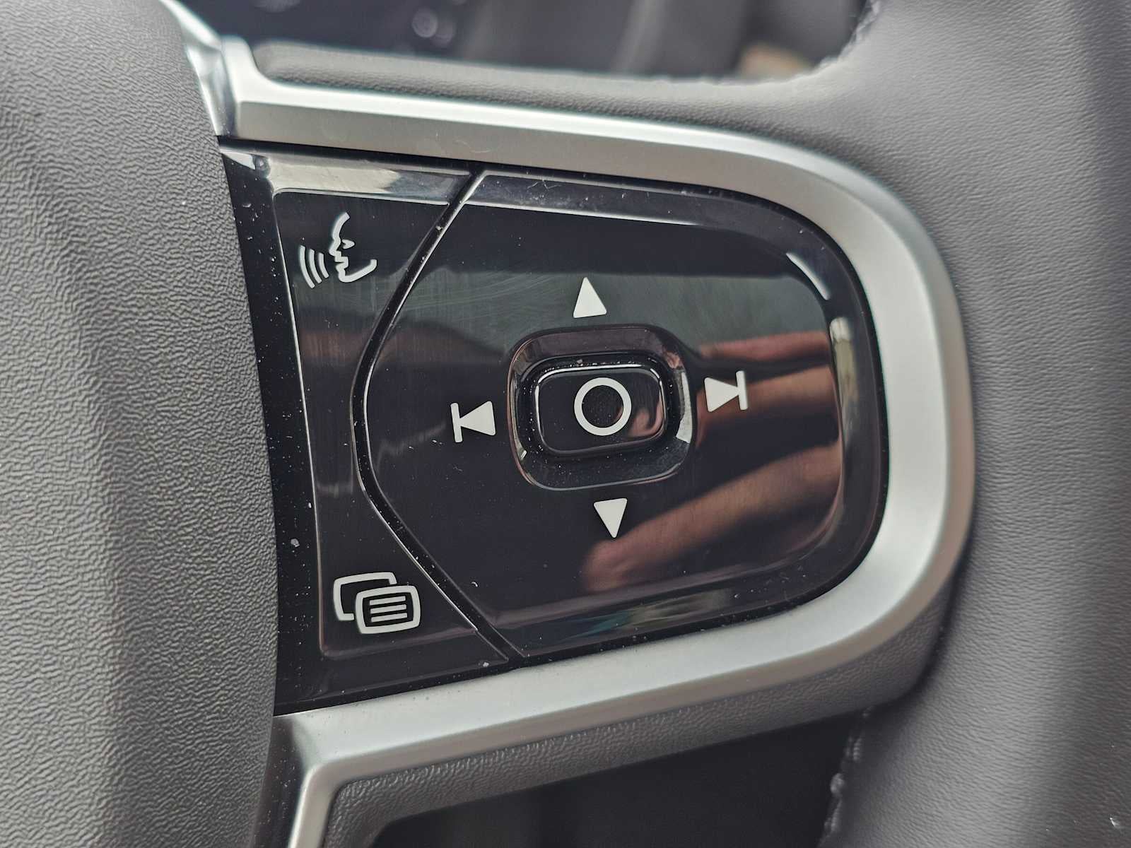 2026 Volvo XC60 Plus