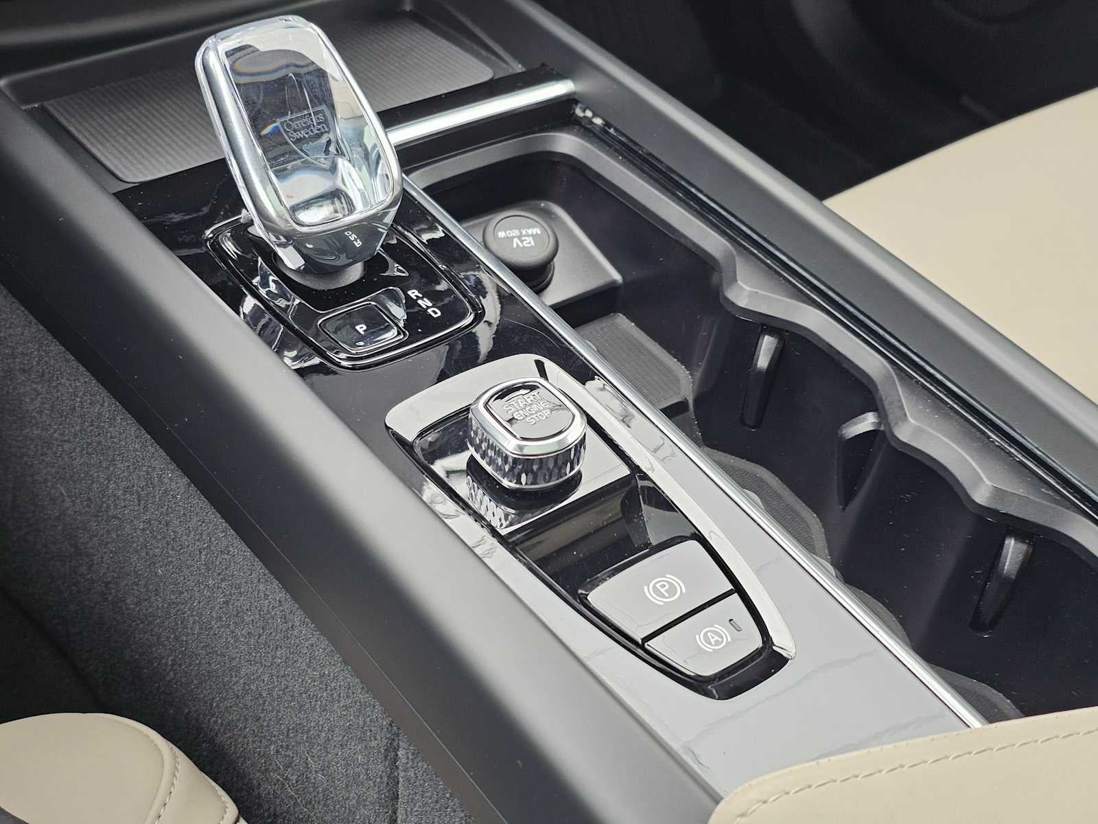 2026 Volvo XC60 Plus