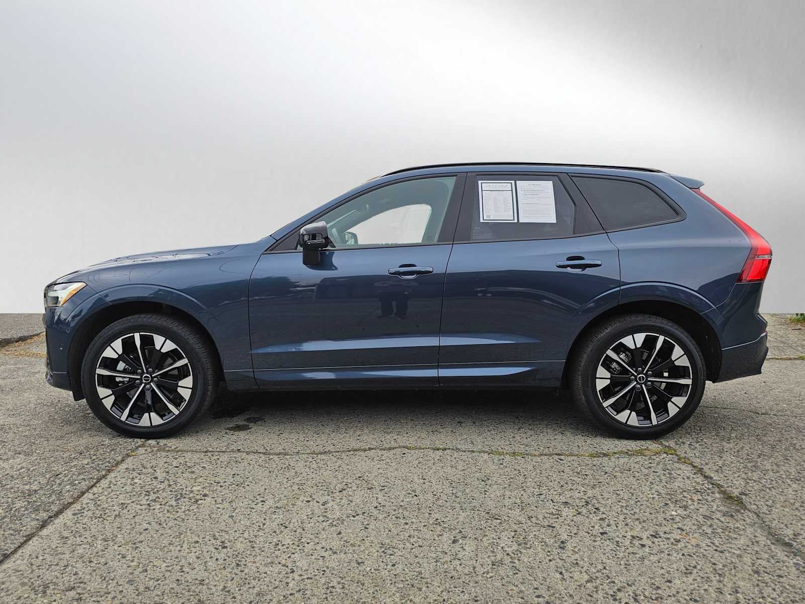 2026 Volvo XC60 Plus