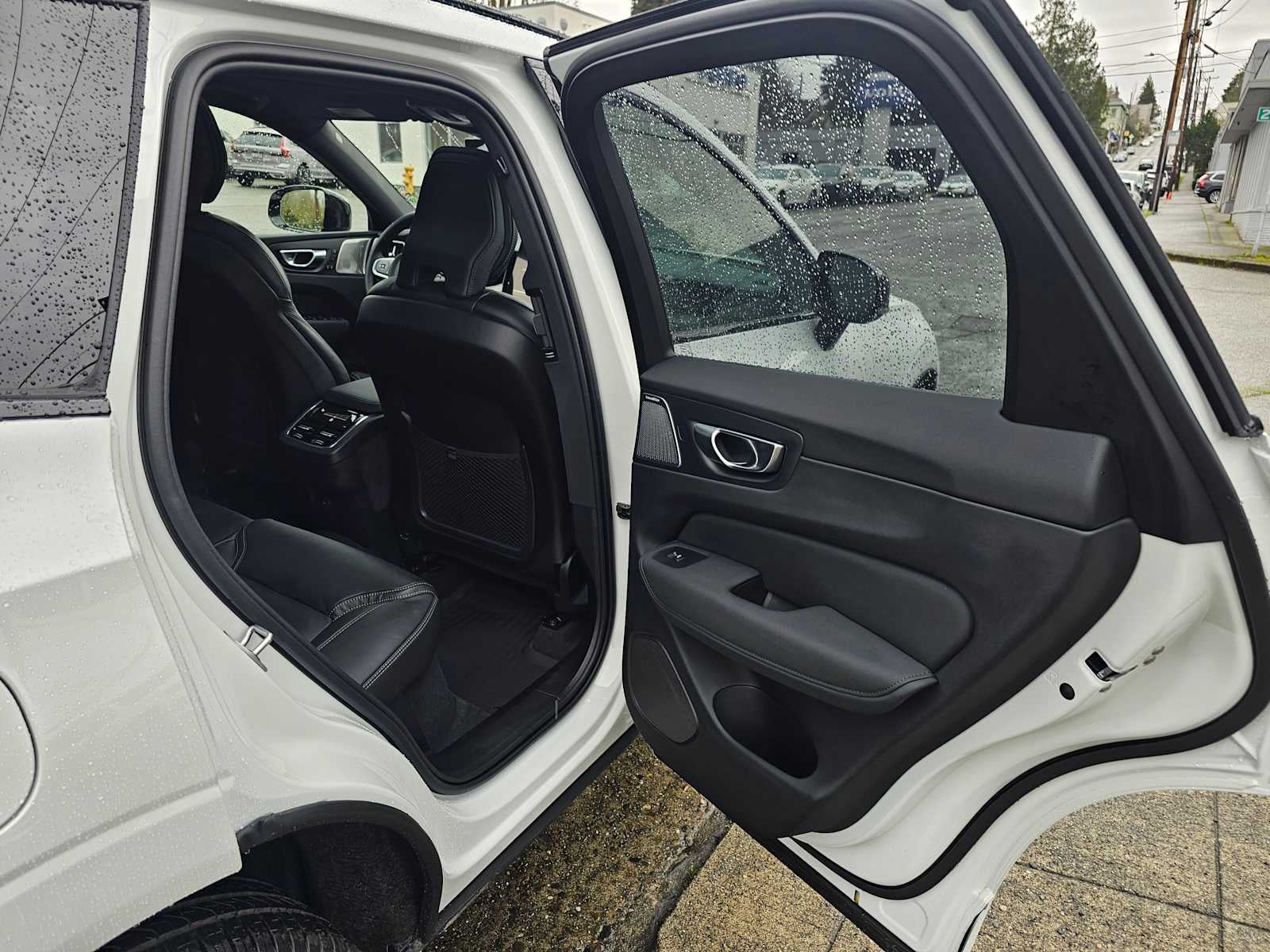 2026 Volvo XC60 Ultra Black Edition