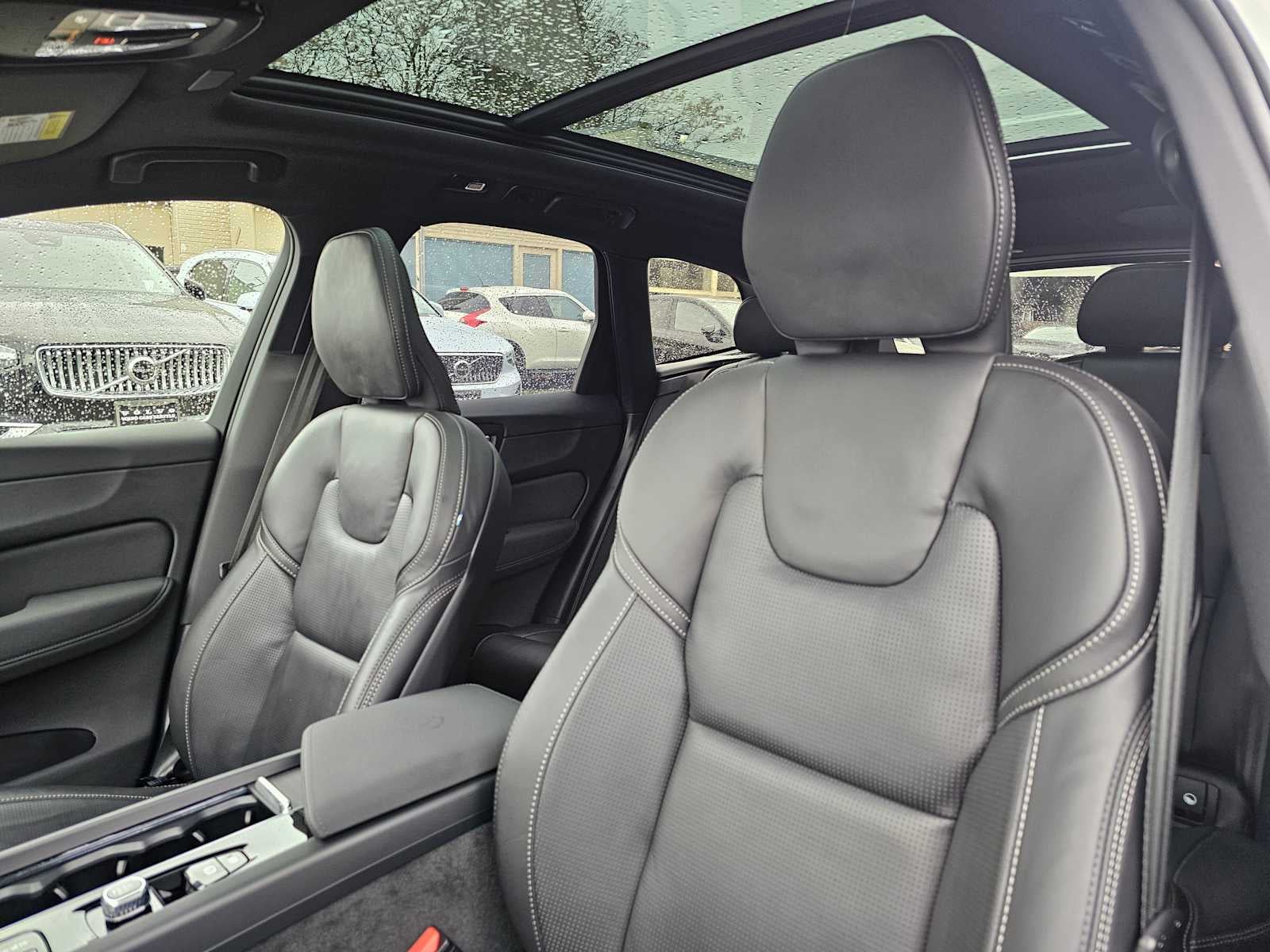 2026 Volvo XC60 Ultra Black Edition