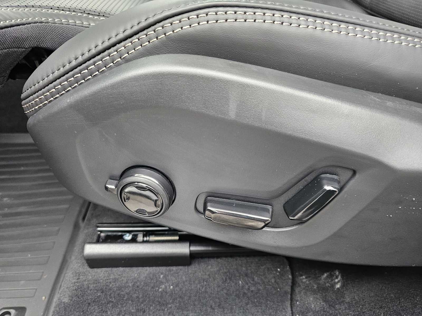 2026 Volvo XC60 Ultra Black Edition